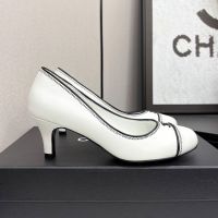 Chanel G25870 Pumps with CC Logo Women in Lambskin White