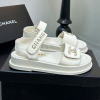 Chanel G46018 Sandals with Woven Chain Logo Women in Horsehair Beige