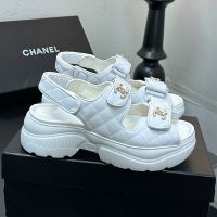 Chanel G46293 Sandals with Woven Chain Logo Women in Calfskin White