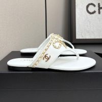 Chanel G46763 Thongs Slides with Woven Chain Women in Lambskin White