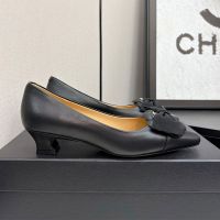 Chanel Pumps with Bow and Camellia Women in Lambskin Black