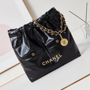 Chanel AS3260 22 Small Handbag with Two Pockets in Shiny Calfskin Black