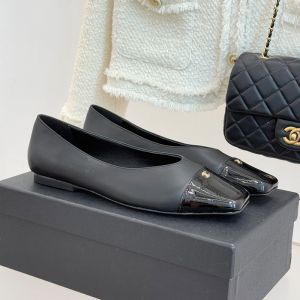 Chanel Ballet Flats with CC Logo Women in Calfskin and Patent Leather Black
