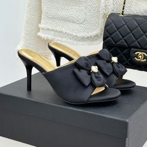 Chanel G46772 Double Bow 75 Slides Women in Silk Black