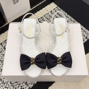 Chanel G46813 Bow Sandals Women in Grosgrain White/Black