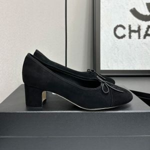 Chanel Bow Mid-Heel Pumps Women in Suede Black