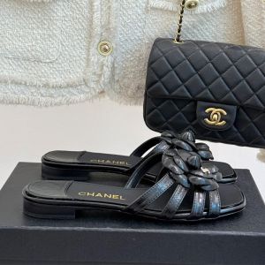 Chanel Camellia Slides with CC Logo Women in Calfskin Black