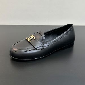 Chanel G46583 Moccasins with Metal Logo Women in Calfskin Black