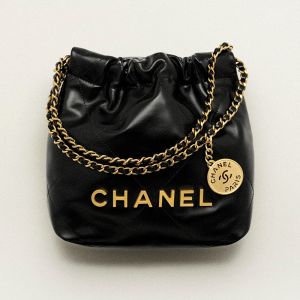 Chanel AS3980 22 Mini Handbag in Shiny Calfskin Black/Gold