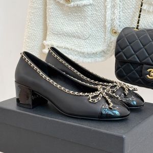Chanel Pumps with Woven Chain Bow Women in Lambskin and Patent Leather Black