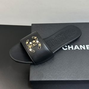Chanel Slides with Pearl Woven Chain Logo Women in Lambskin Black